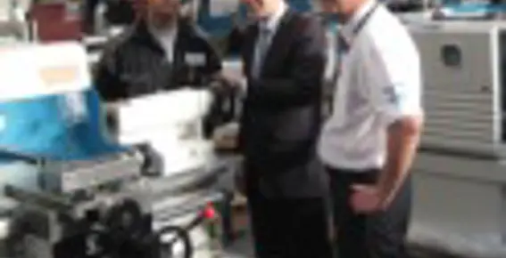 Business Minister, Matt Hancock (centre) with Electrical Apprentice Anthony Travers (l) and 600 UK MD Mike Berry