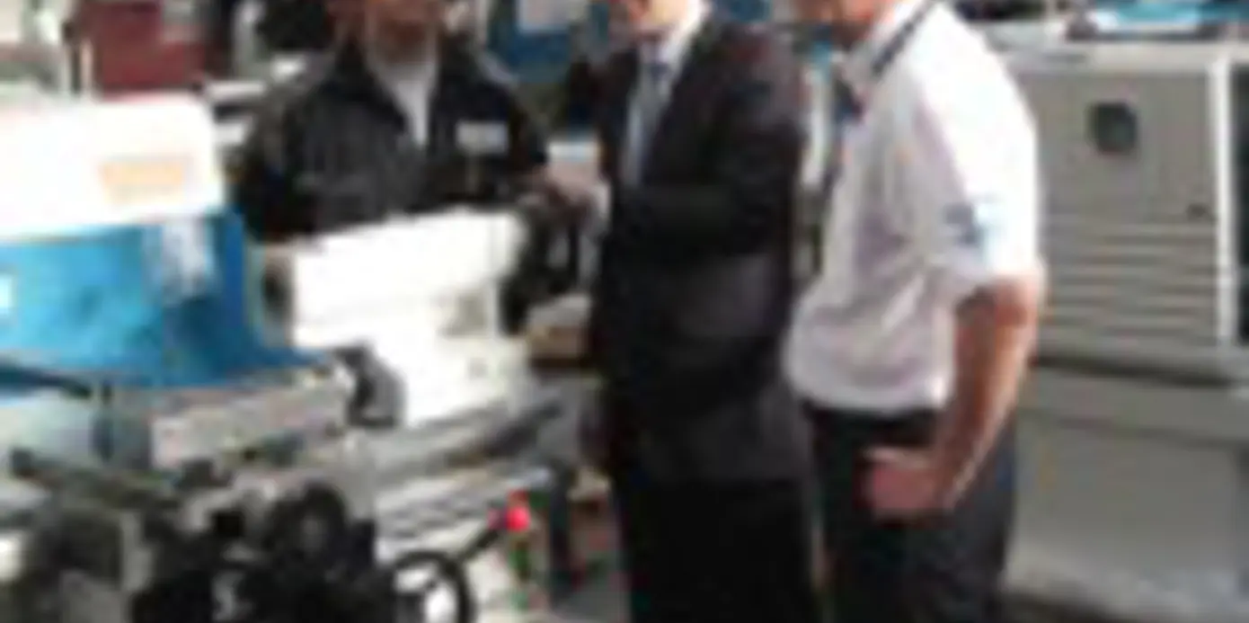 Business Minister, Matt Hancock (centre) with Electrical Apprentice Anthony Travers (l) and 600 UK MD Mike Berry